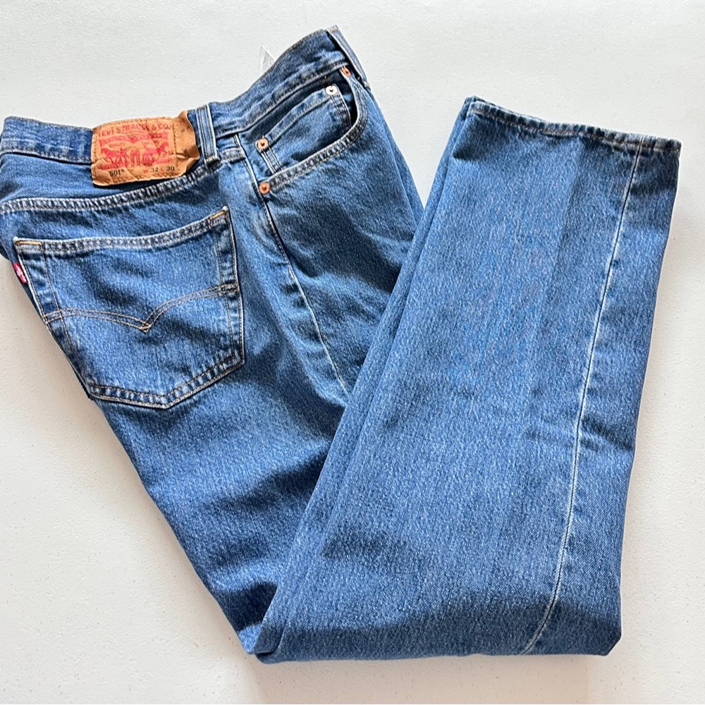 Levi’s 501 men’s jeans button fly medium washed size W32-L30 - Picture 1 of 13